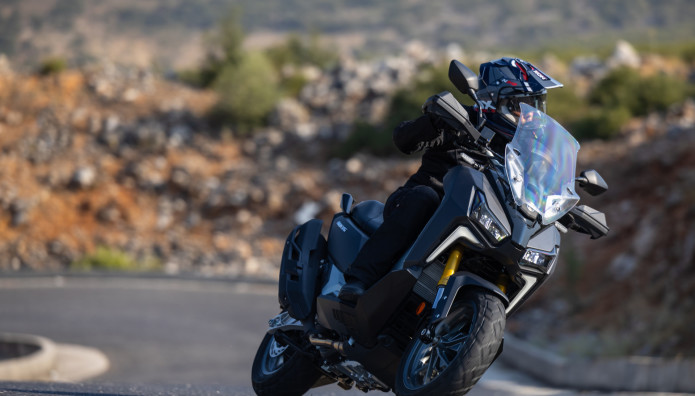 SYM ADXTG 400: Με κινητήρα ορόσημο