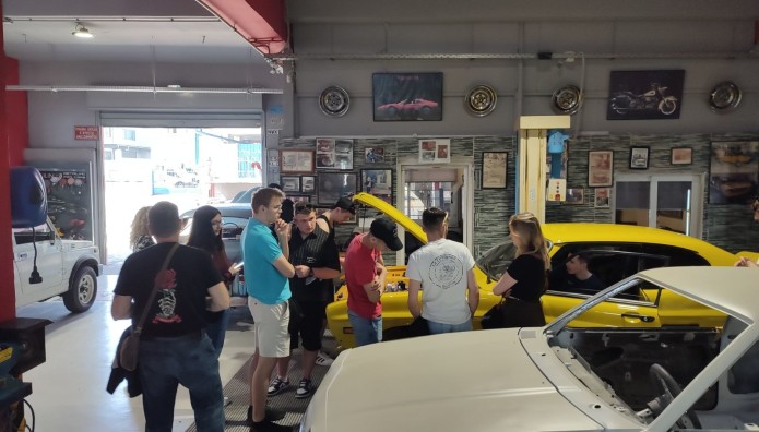 Ποιος Έλληνας φανοποιός έκανε σεμινάρια σε Γάλλους μαθητές