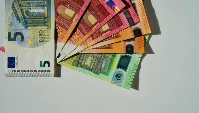 Δώρο Πάσχα 2025: Η Ημερομηνία Καταβολής Στους Ανέργους