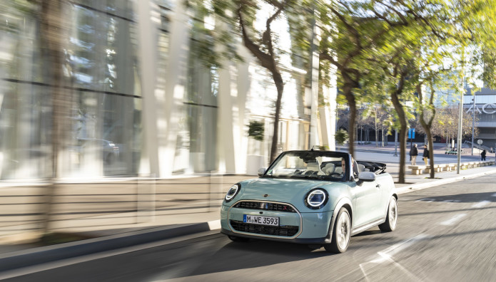 Ένα MINI Cooper Cabrio S διαφορετικό από τα άλλα
