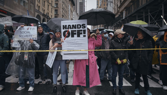 Διαδηλώσεις στις ΗΠΑ κατά Τραμπ και Μασκ