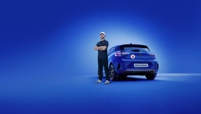 Renault: Δεσμεύεται για την ασφάλεια των νέων οδηγών