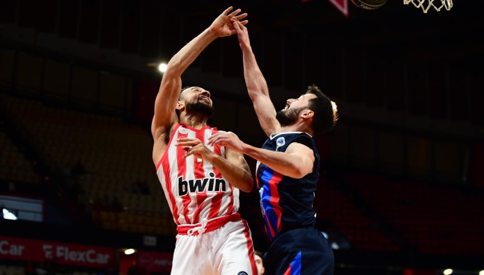 Ολυμπιακός: Αντεπίθεση Αγγελόπουλων - 1.5 Eκατ. Για Έλληνα