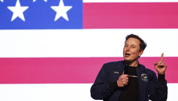 ΗΠΑ: Ο Έλον Μασκ Έβρισε Τον Εμπορικό Σύμβουλο Του Τραμπ