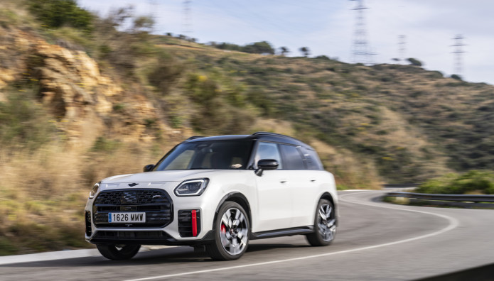 MINI JCW Countryman ALL4: Ηλεκτρίζει με 300 ίππους