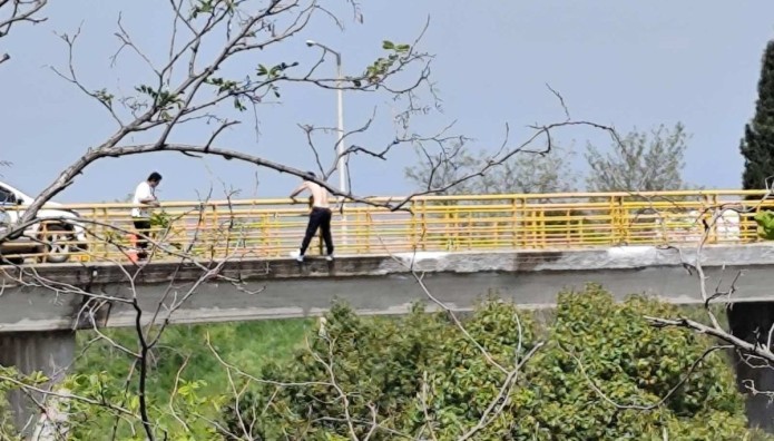 Κιλκίς: Άνδρας Απειλεί Να Πέσει Από Γέφυρα