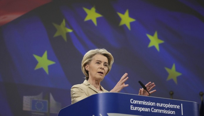 ΟΥΡΣΟΥΛΑ ΦΟΝ ΝΤΕΡ ΛΑΙΕΝ - ΕΜΒΟΛΙΑ COVID - Pfizer