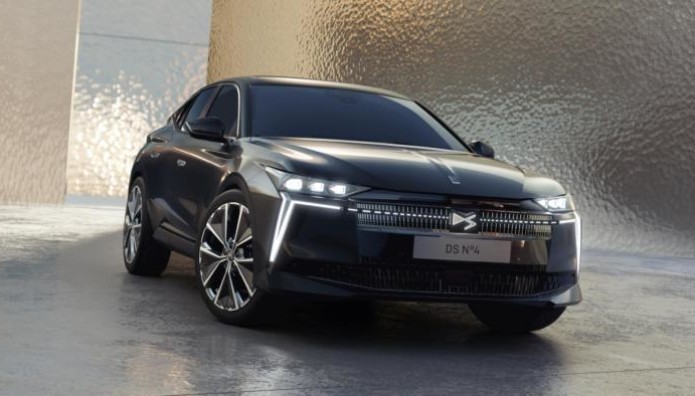 DS Automobiles: Η αποκάλυψη του No 4 - Πότε έρχεται στην Ελλάδα
