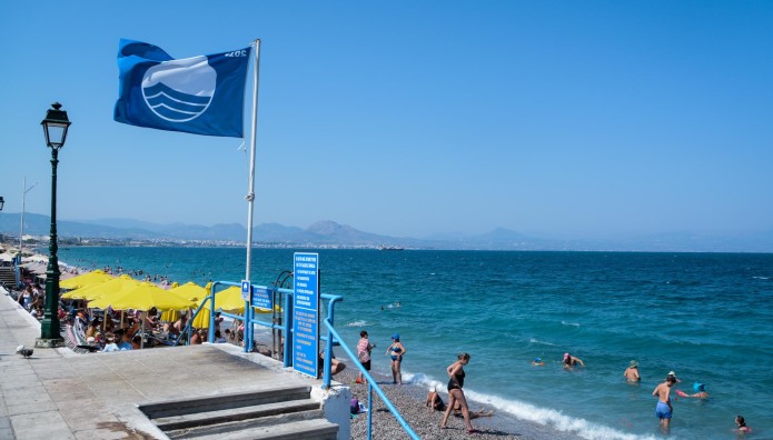 Γαλάζιες Σημαίες 2025: Οι Παραλίες Που Βραβεύτηκαν