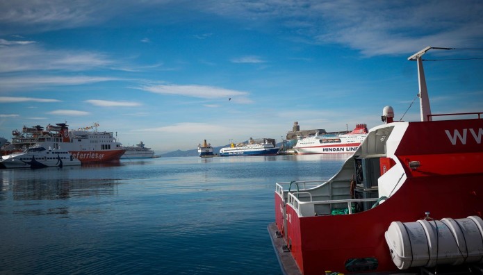 πλοία λιμάνι Πειραιά