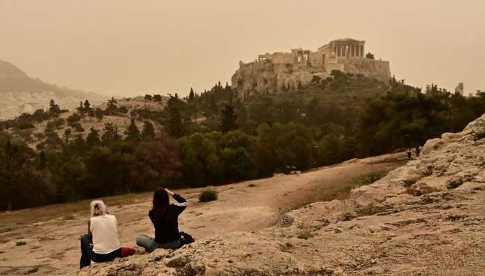 Καιρός: Επιμένουν Οι Βροχές - Πότε Φεύγει Η Αφρικανική Σκόνη