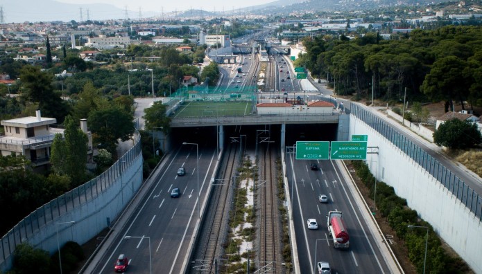 Αττική Οδός: Φωτιά Σε Όχημα - Κλειστή Η Δουκίσσης Πλακεντίας