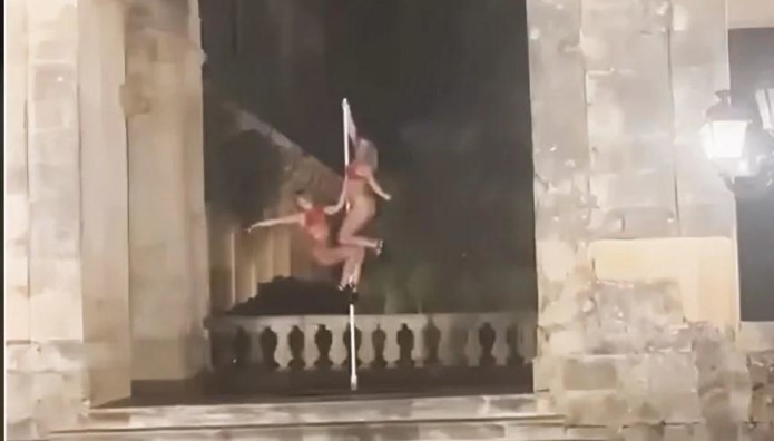 Κέρκυρα: Σάλος Με Ημίγυμνα Μοντέλα Που Έκαναν Pole Dancing