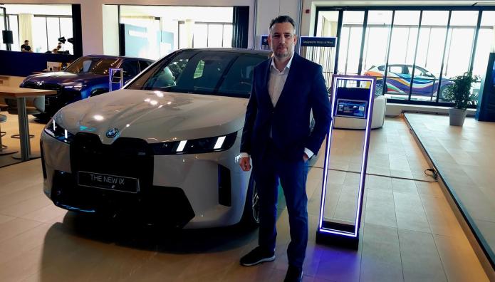 Η νέα BMW iX είναι καλύτερη σε όλα - Εκδόσεις και τιμές