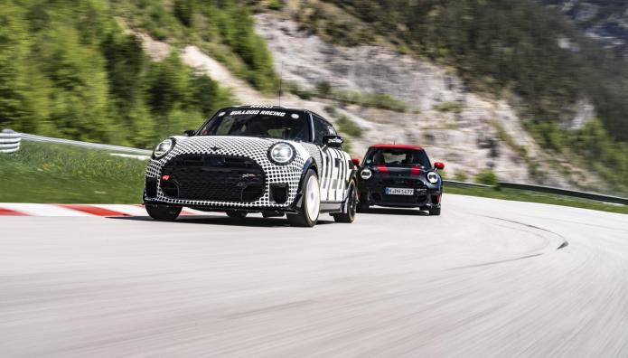 MINI John Cooper Works και η Bulldog Racing έτοιμοι για τον 24ωρο αγώνα