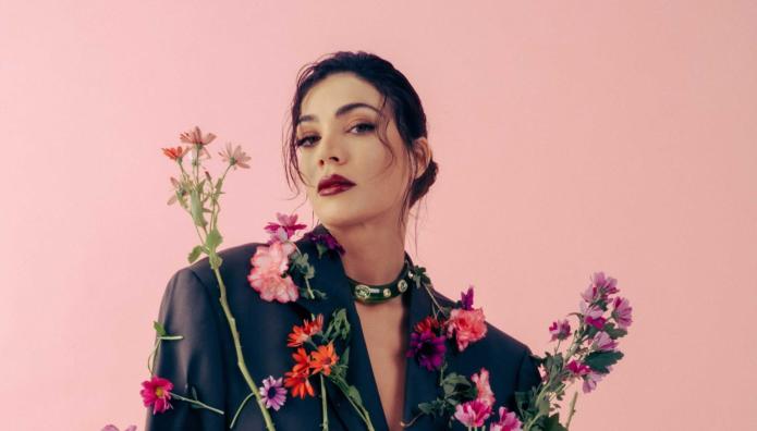 Η Ήβη Αδάμου κυκλοφορεί το νέο της τραγούδι