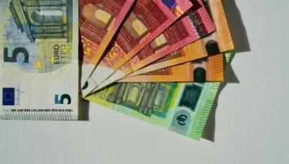 «Επιπλέον» επίδομα 200 ευρώ – Ποιοι είναι οι δικαιούχοι