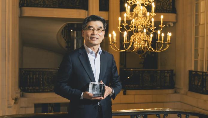 Kia: Γιατί βράβευσαν τον πρόεδρο της Ho Sung Song