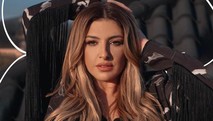 Έλενα Παπαρίζου