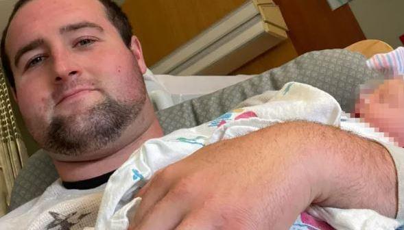 Πατέρας Σκότωσε Την 3 Εβδομάδων Κόρη Του Με Βαλλίστρα!