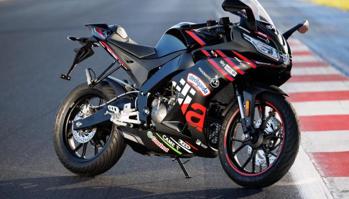 Πόσο κοστίζει η νέα Aprilia RS 125 GP Replica
