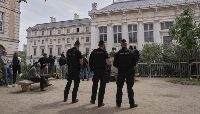 Γαλλία: 13χρονος Νεκρός Στη Διάρκεια Αστυνομικής Καταδίωξης