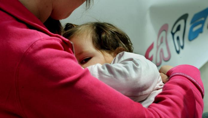 βρέφος γυναίκα