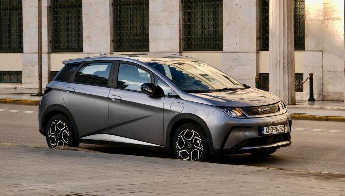 BYD: Δείτε πόσα αυτοκίνητα πούλησε το πρώτο εξάμηνο του 2025