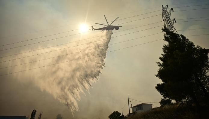 Φωτιά τώρα στο Ηράκλειο Κρήτης - Καίγονται τα Αστερούσια Όρη