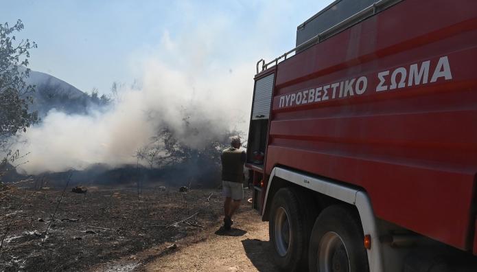 Φωτιά τώρα στην Αγιά Λάρισας - Μήνυμα 112 στους κατοίκους