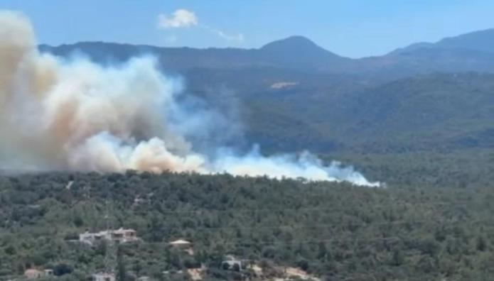 Φωτιά Τώρα Στον Άγιο Νικόλαο Κρήτης