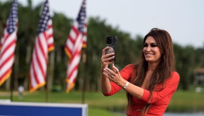 ΚΙΜΠΕΡΛΙ ΓΚΙΛΦΟΪΛ - ΗΠΑ -  ΠΡΕΣΒΗΣ - ΝΤΟΝΑΛΝΤ ΤΡΑΜΠ - ΕΛΛΑΔΑ