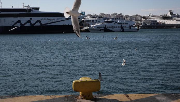 Άνδρας ανασύρθηκε νεκρός από το λιμάνι του Πειραιά