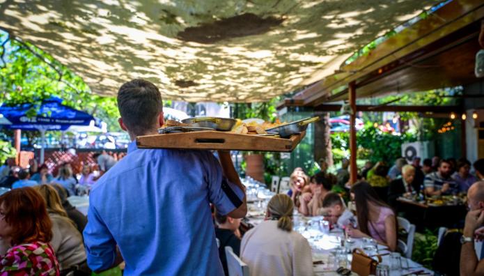 Δεκαπενταύγουστος: Πώς αμείβεται η αργία για όσους δουλεύουν