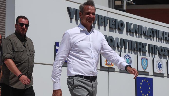 Μητσοτάκης: Στο Συντονιστικό Κέντρο Διαχείρισης Κρίσεων