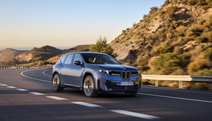 BMW iX3: Αυτή είναι η νέα γενιά που ήρθε από το μέλλον