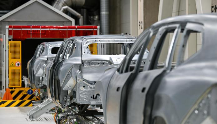 BMW iX 3: Ο οικολογικός τρόπος βαφής του νέου μοντέλου