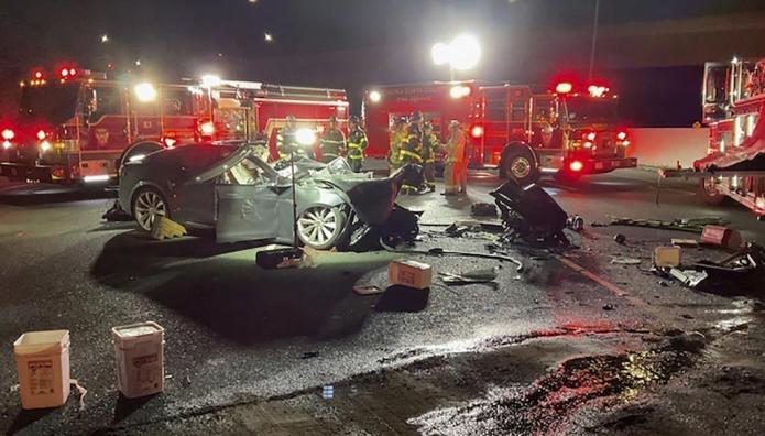 Tesla δυστύχημα πυρκαγιά