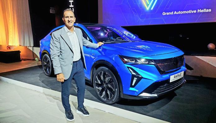 Το Renault Rafale Hyper Hybrid E-Tech 4x4 300 hp...«πετάει»