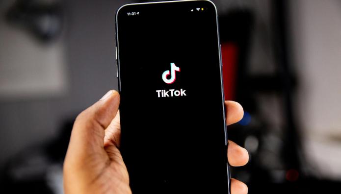 TikTok: Προτείνει Πορνογραφικό Υλικό Σε Παιδιά