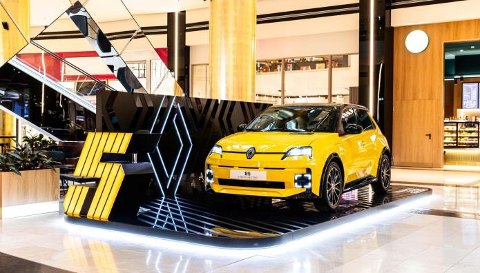 Renault 5 Ε-Tech Electric: Που μπορείτε να το δείτε και να το οδηγήσετε