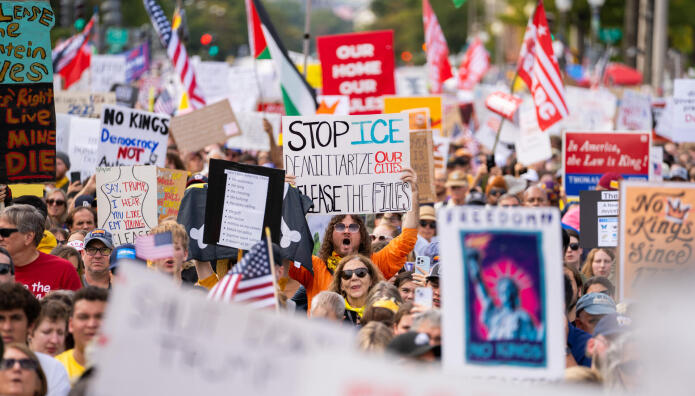 ΗΠΑ: Διαδηλώσεις Κατά Του Τραμπ Με Σύνθημα «No Kings»