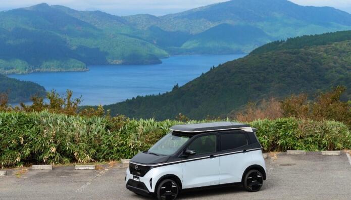 Nissan Sakura: Το αυτοκίνητο με τα ηλιακά πάνελ