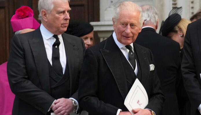 Ο Κάρολος Αφαίρεσε Τους Τίτλους Του Πρίγκιπα Άντριου