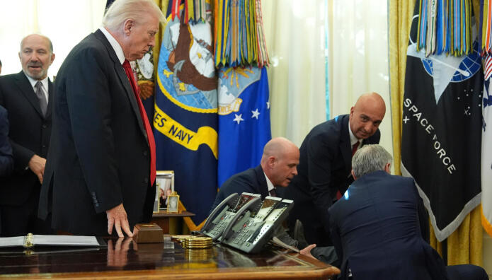 Ντόναλντ Τραμπ - Οβάλ Γραφείο