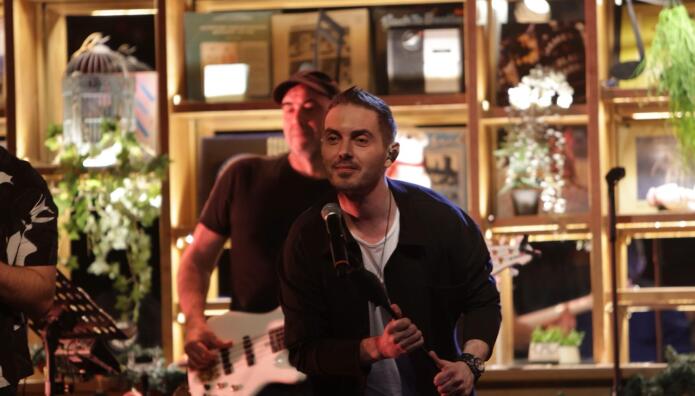 O Χατζηγιάννης επιστρέφει στο Gazarte Roof Stage