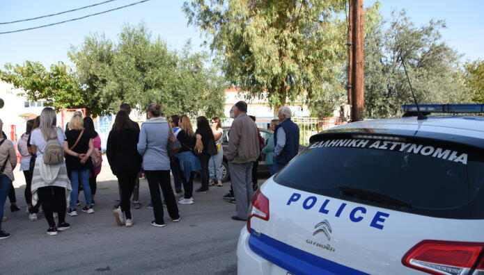 Πετρούπολη: Συνελήφθη Μαθητής Με Μπαλτά Σε Σχολείο