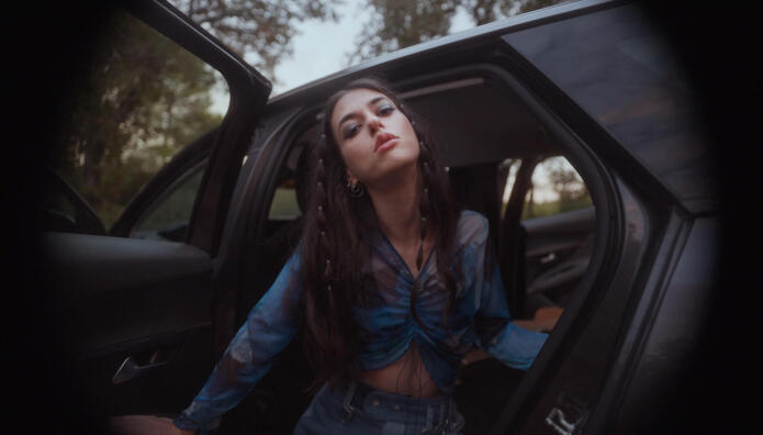 «Βροχή»: Το Νέο Τραγούδι Της Έλενας Λεώνη