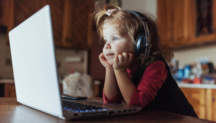 Ευρωπαϊκό Κοινοβούλιο: Πρόσβαση Στο Ίντερνετ Από Τα 16