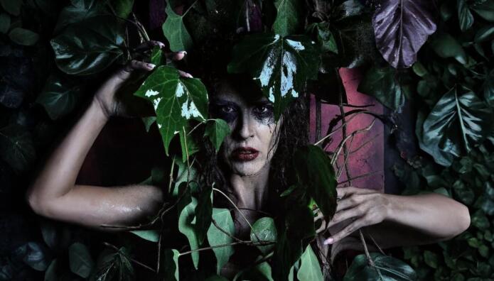 Η Kατσαρίδα Κ.